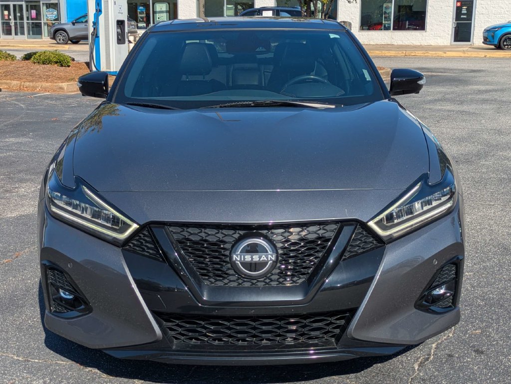 Used 2023 Nissan Maxima SR w/ Sport Mat Group FWD image 9