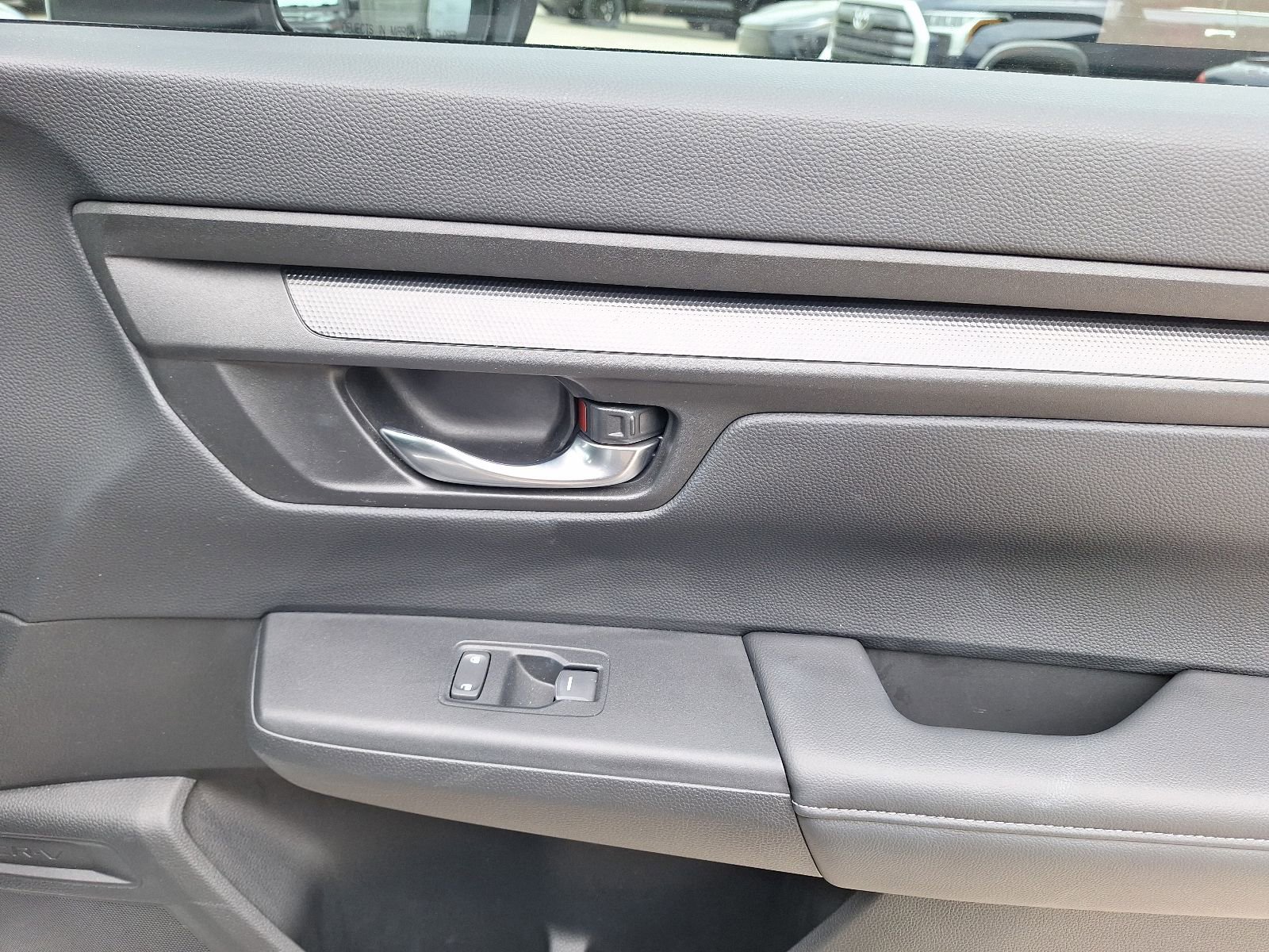 Used 2025 Honda CR-V LX image 32
