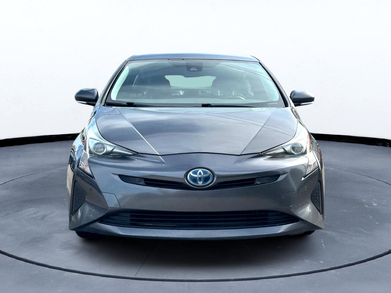 Used 2018 Toyota Prius Two image 2