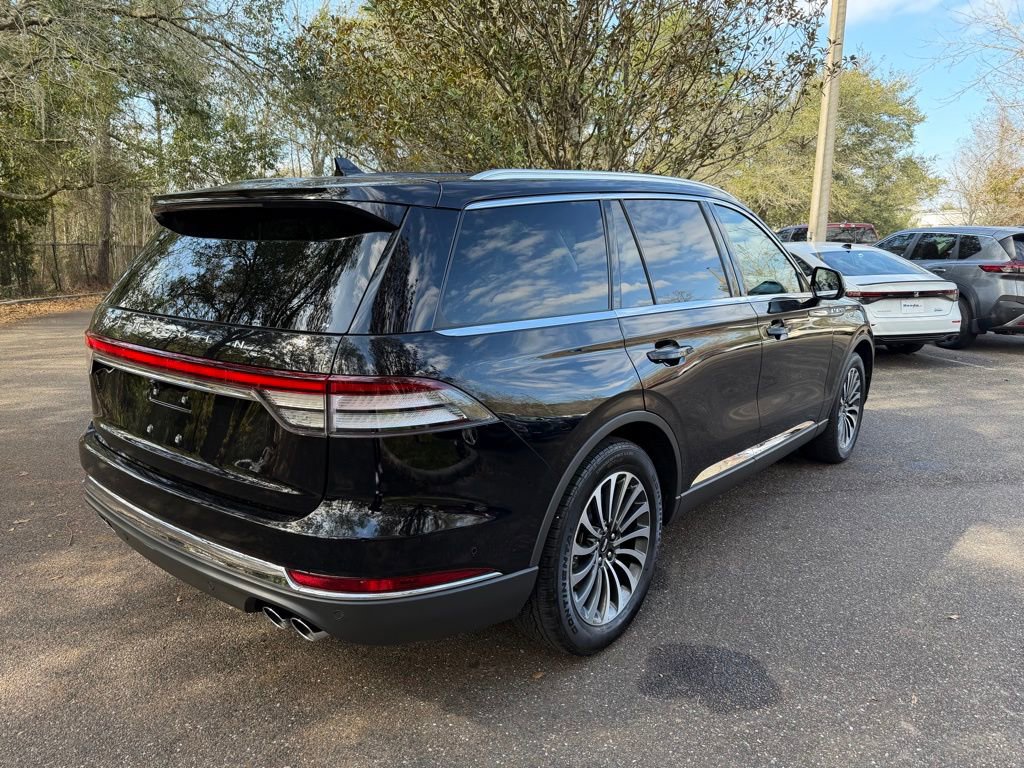 Used 2023 Lincoln Aviator Reserve w/ Equipment Group 201A image 6