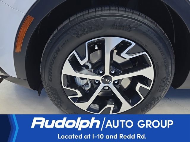 Used 2025 Kia Sportage EX image 9