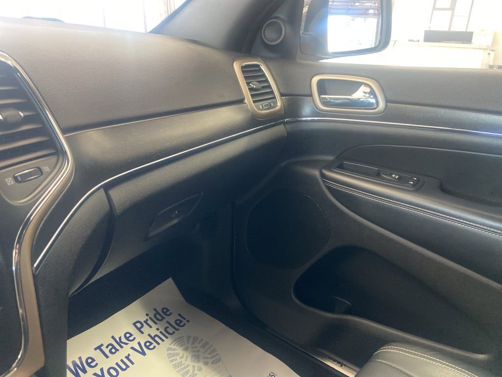 Used 2017 Jeep Grand Cherokee Limited image 33