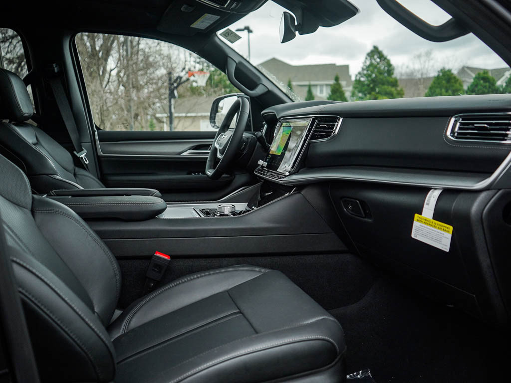 New 2026 Jeep Grand Wagoneer L Limited AWD/4WD image 11