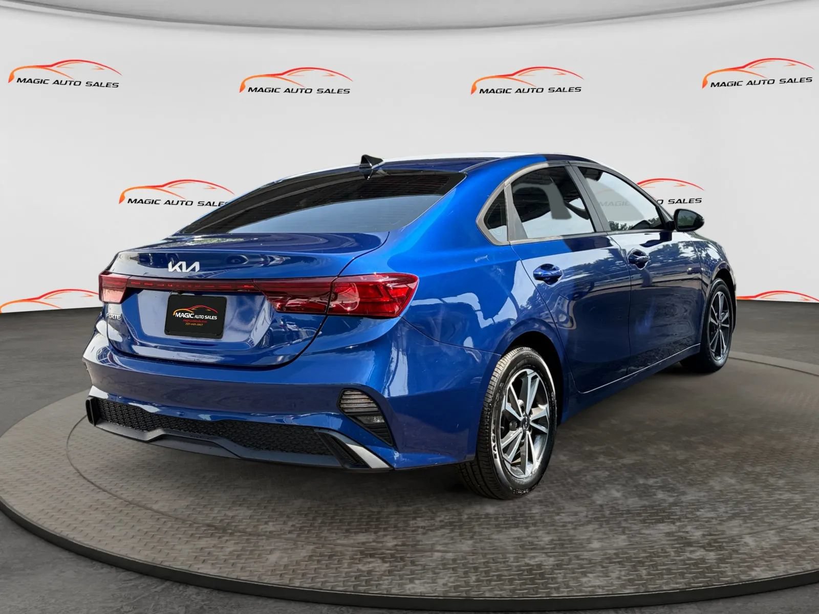 Used 2023 Kia Forte LXS w/ LXS Technology Package FWD image 10