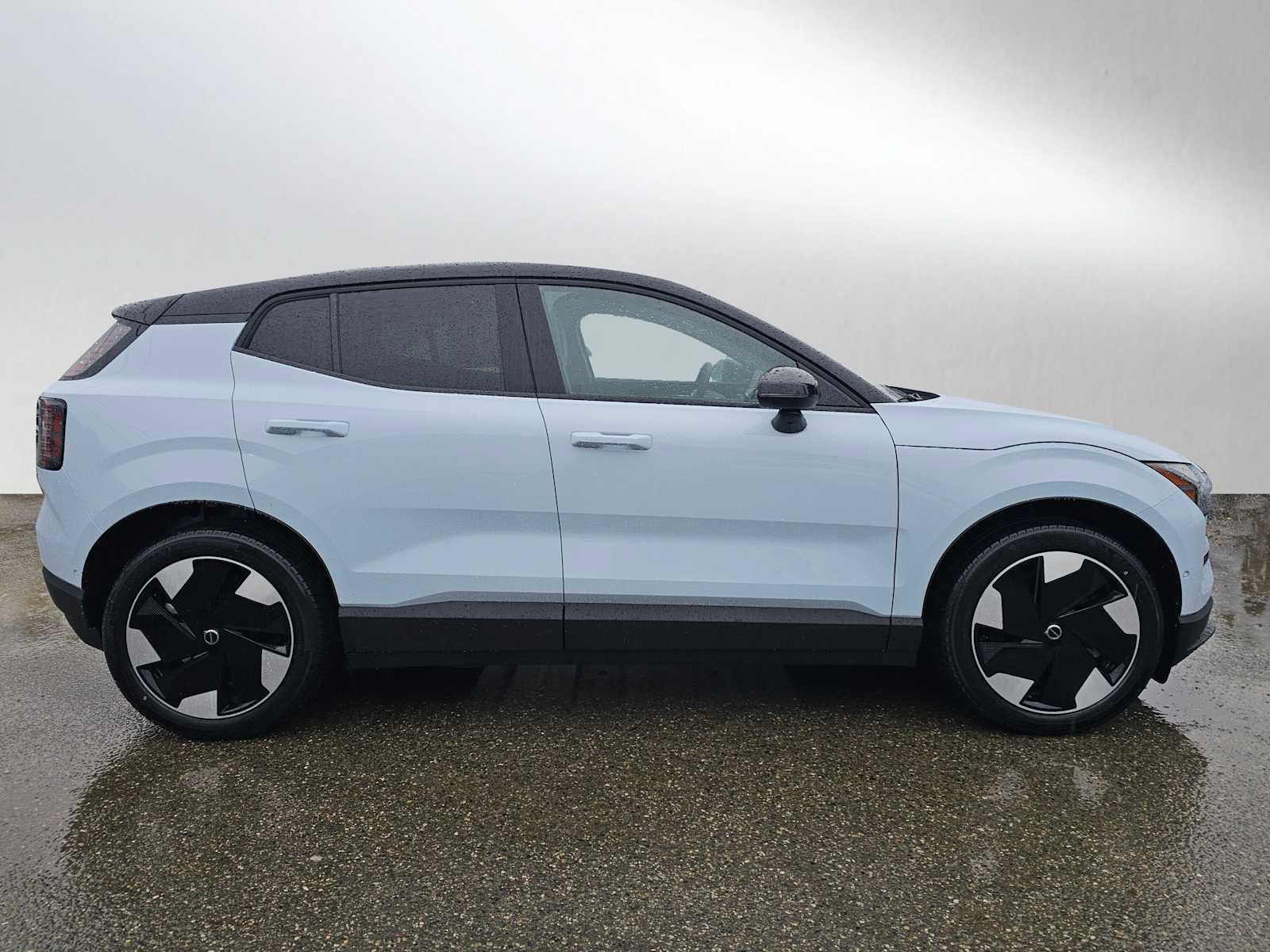 New 2026 Volvo EX30 Ultra w/ Climate Package image 2