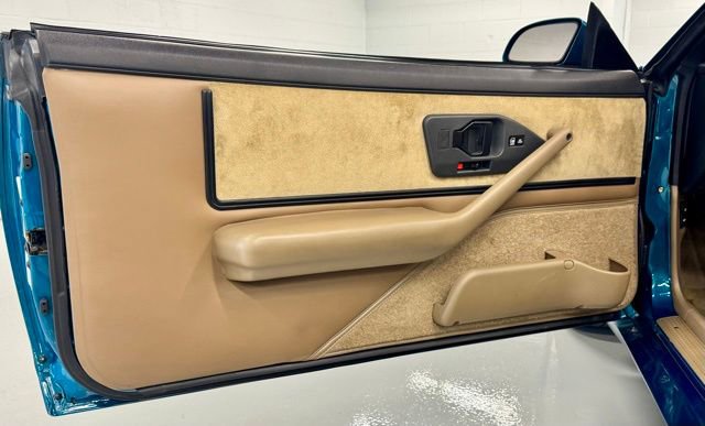 Used 1992 Pontiac Firebird Formula image 16