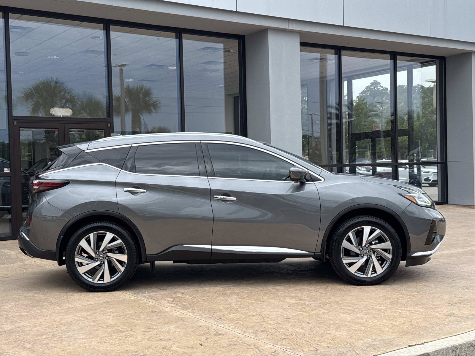 Used 2021 Nissan Murano SL FWD image 2
