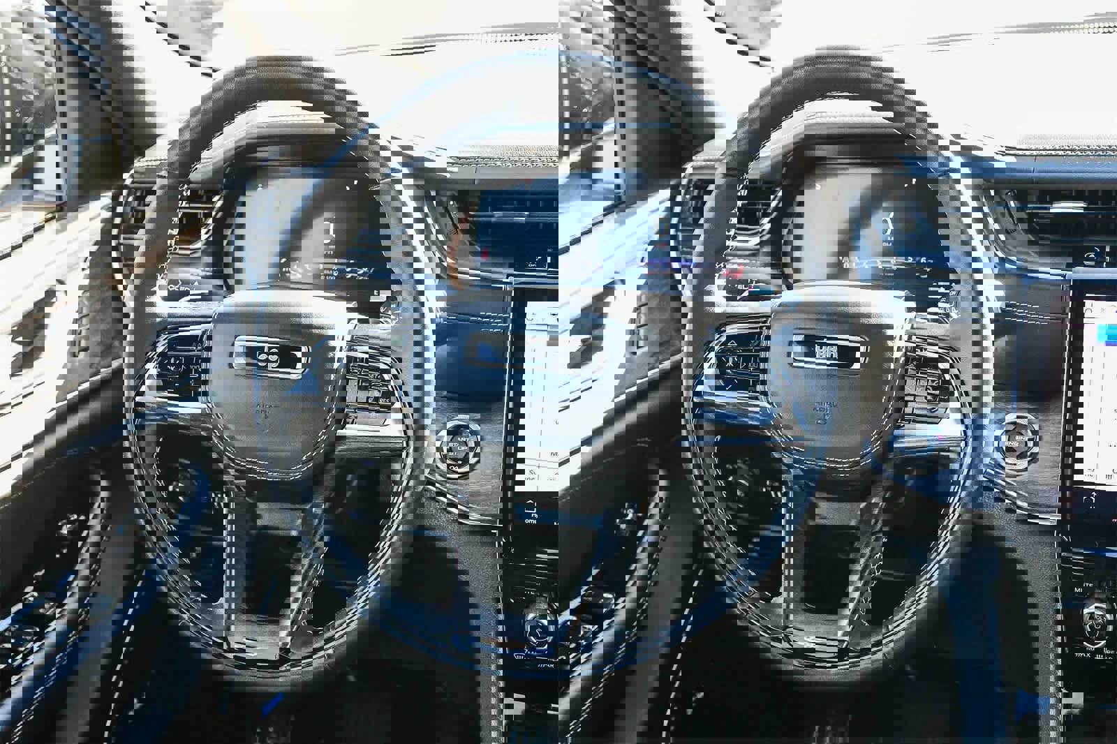 Used 2023 Jeep Grand Cherokee Overland w/ Adv Protech Group III image 14