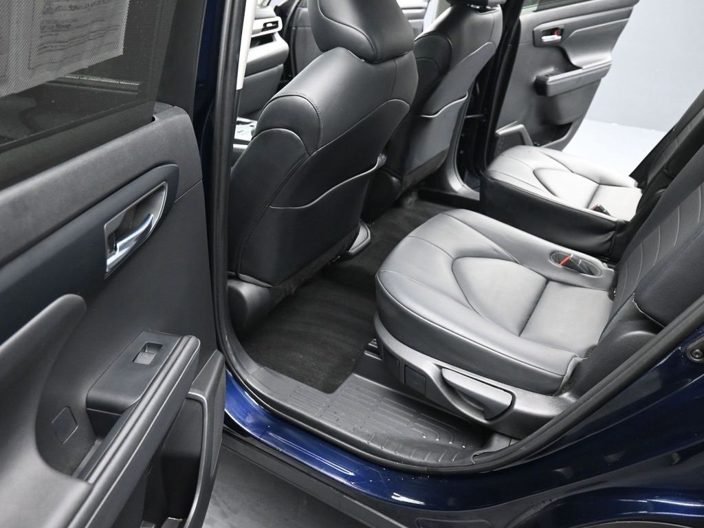 Used 2020 Toyota Highlander XLE image 17