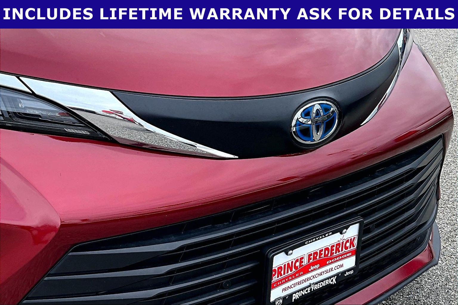 Used 2025 Toyota Sienna XLE FWD image 27
