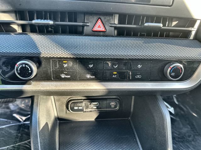 Used 2024 Kia Sportage LX image 17