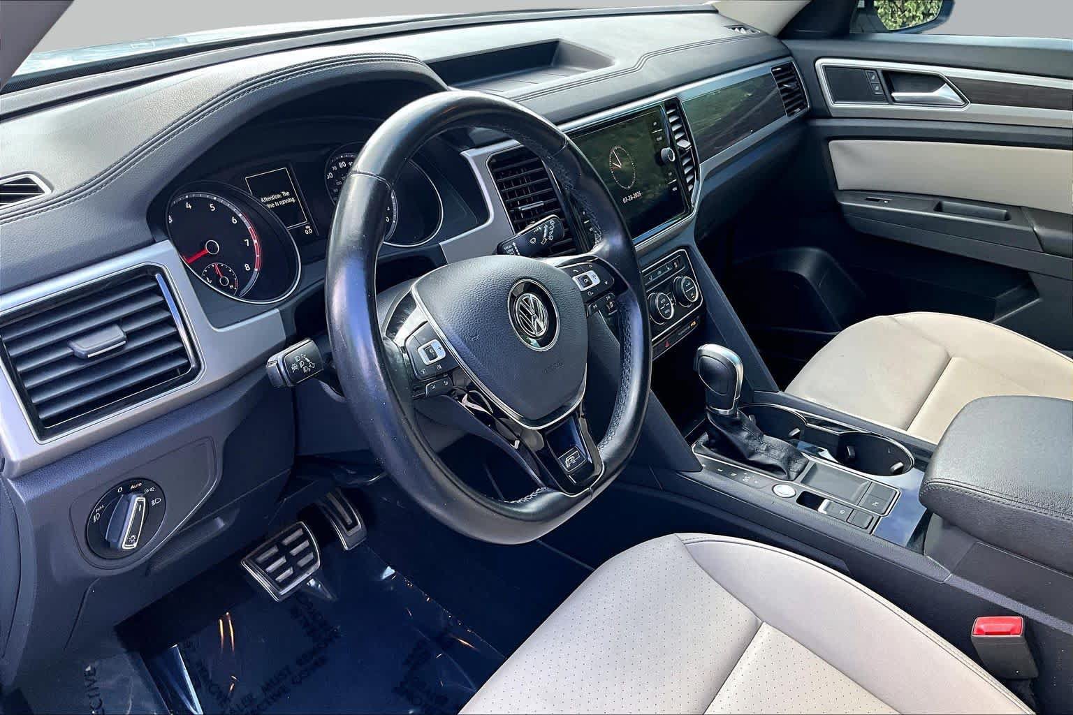 Used 2018 Volkswagen Atlas SEL w/ R-Line Package FWD image 18