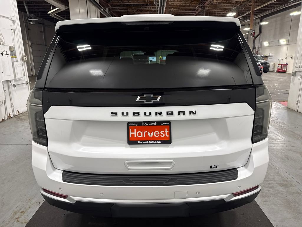 New 2026 Chevrolet Suburban LT image 5
