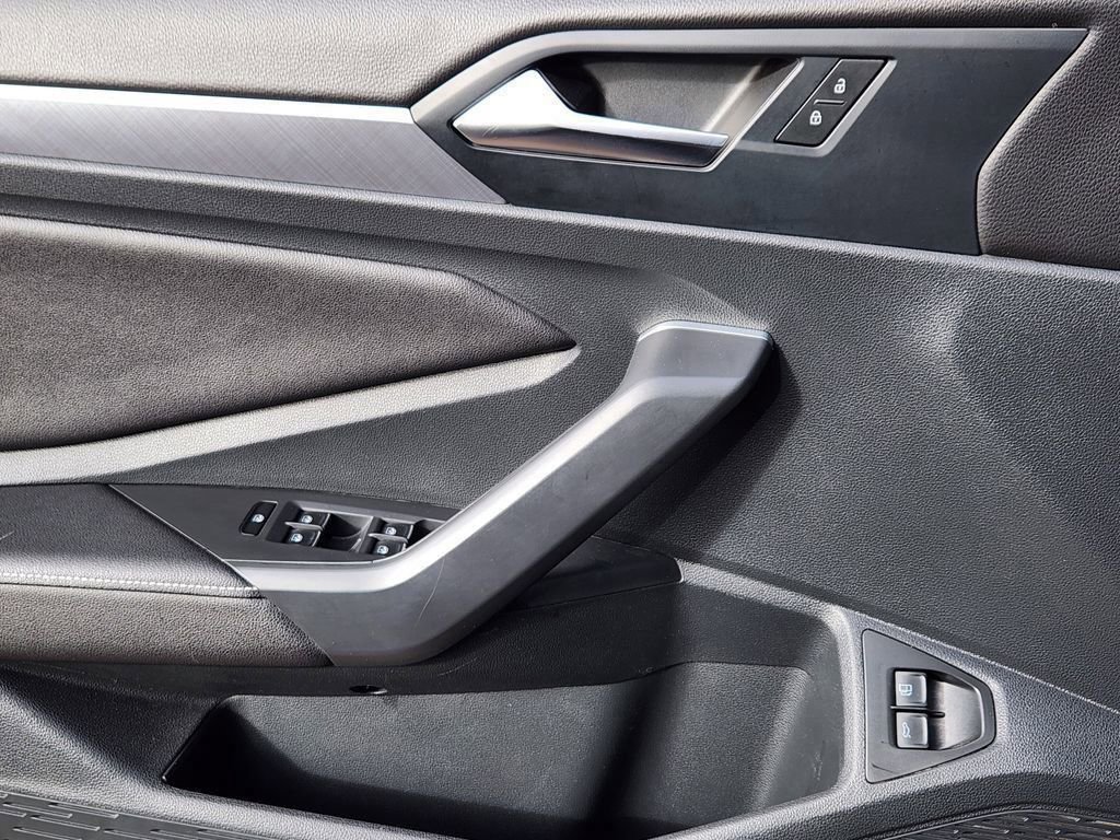 Used 2024 Volkswagen Jetta SE FWD image 4