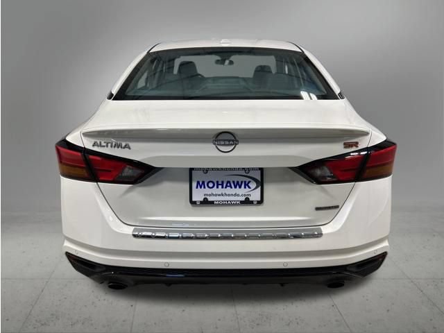 Used 2023 Nissan Altima 2.0 SR FWD image 4