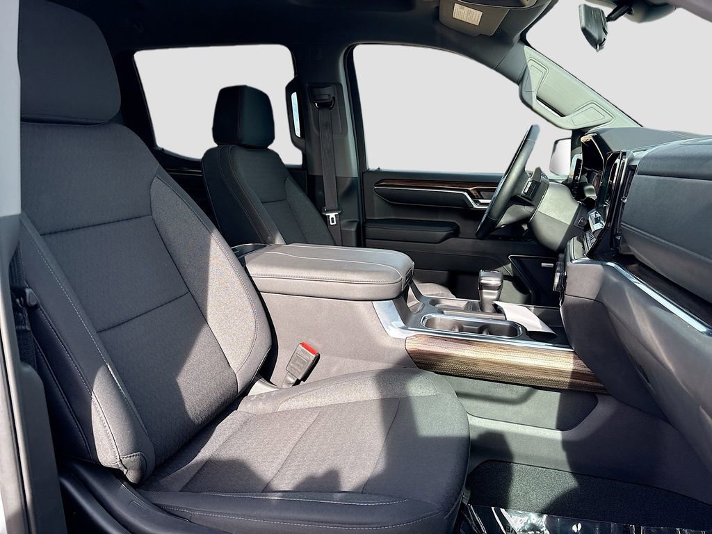 Used 2024 Chevrolet Silverado 1500 LT Trail Boss w/ Convenience Package II image 28