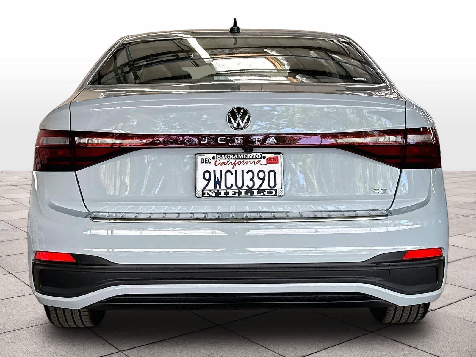 Certified 2026 Volkswagen Jetta SE w/ Black Wheel Package FWD image 8