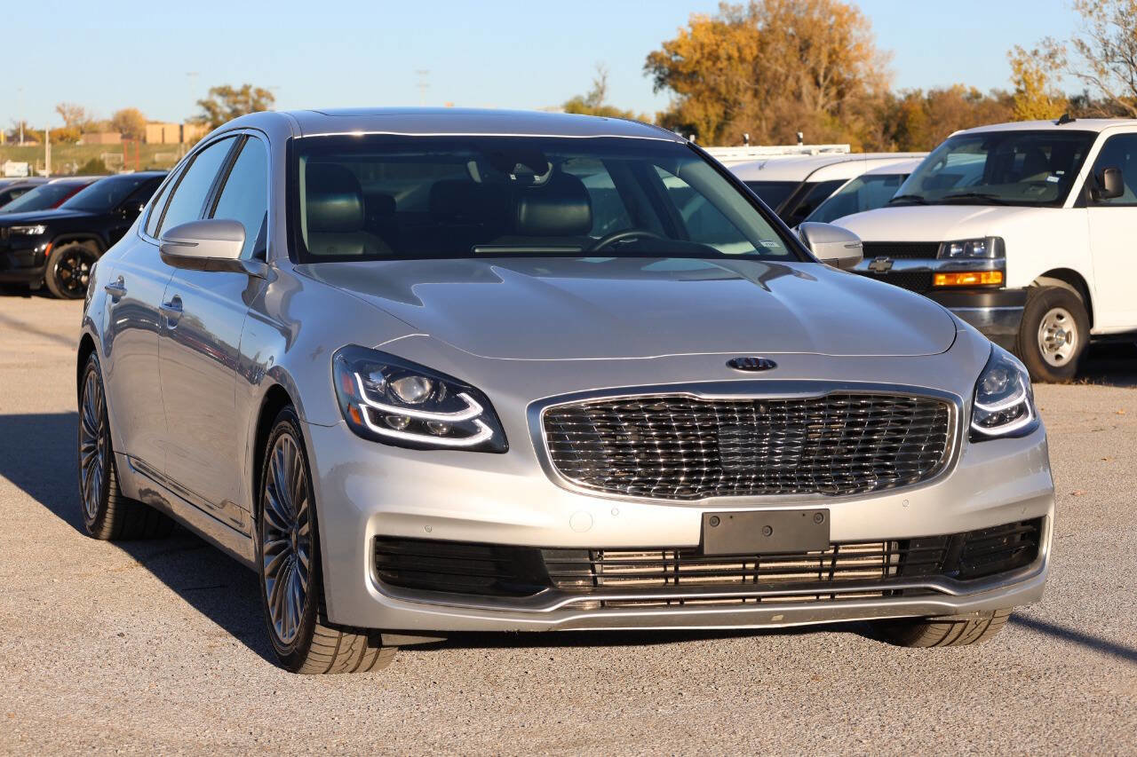 Used 2020 Kia K900 Luxury image 4
