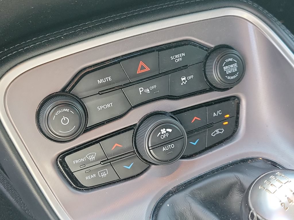 Used 2022 Dodge Challenger R/T w/ Driver Convenience Group RWD image 22