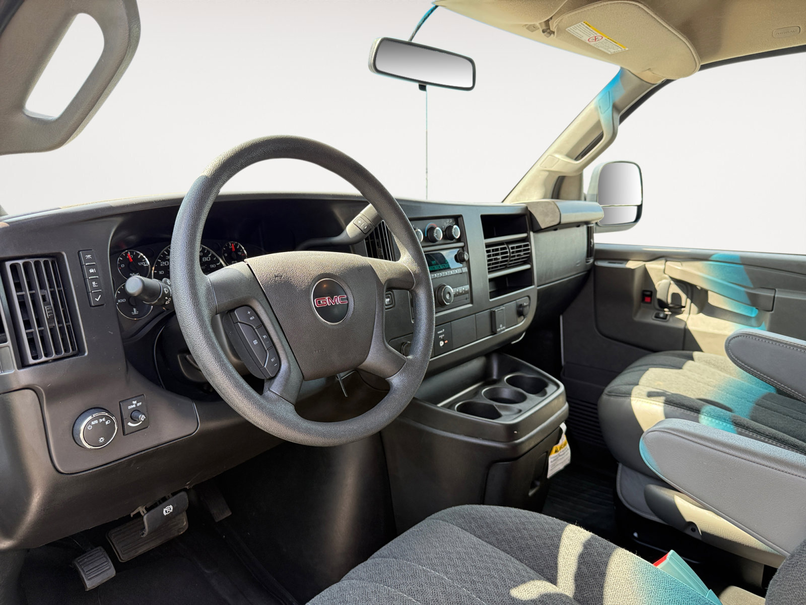 Used 2024 GMC Savana 2500 w/ Driver Convenience Package image 15