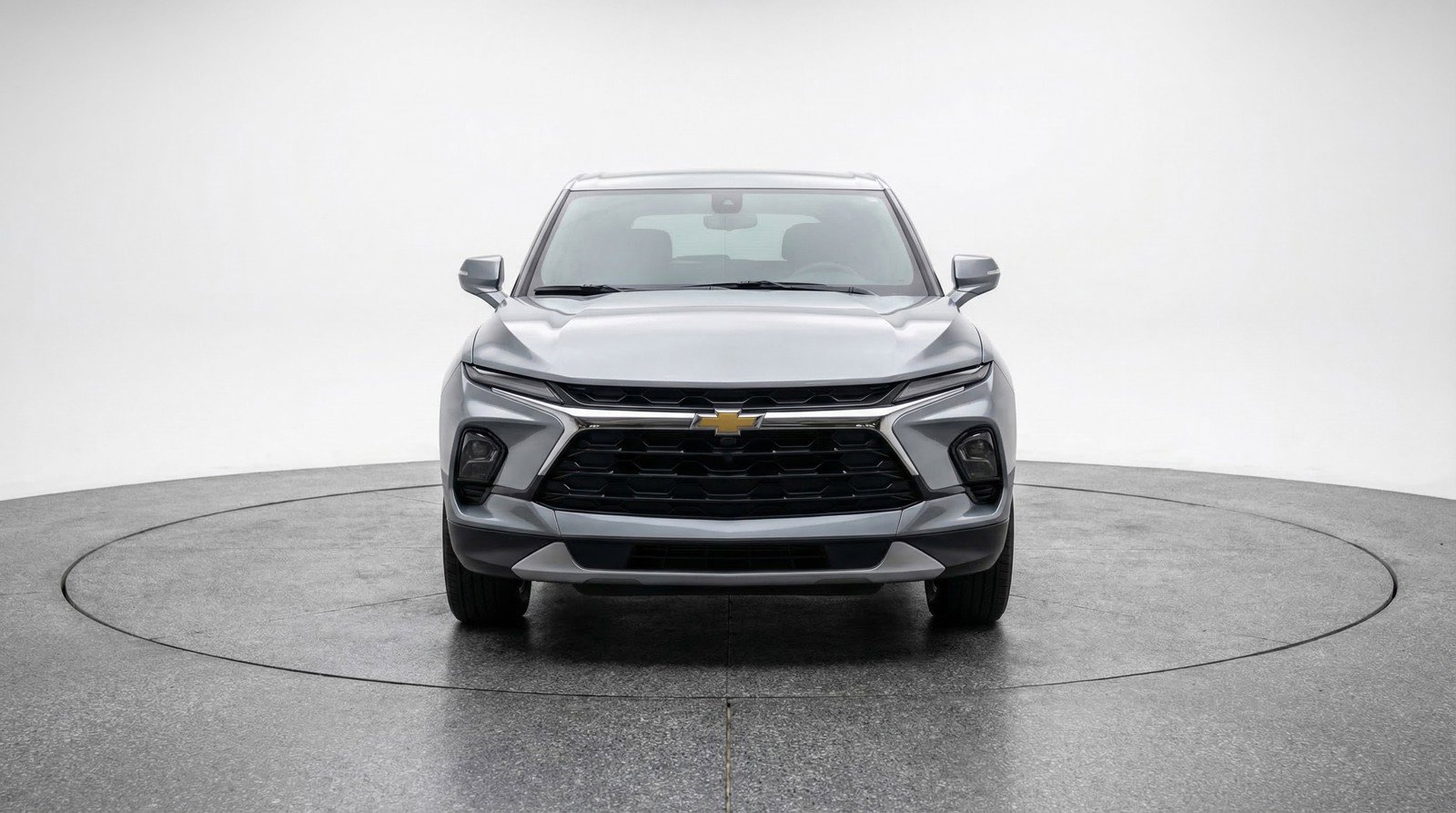 Used 2025 Chevrolet Blazer LT FWD image 2