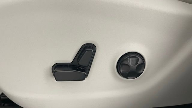 Used 2020 Jeep Cherokee Limited w/ Technology Group image 35