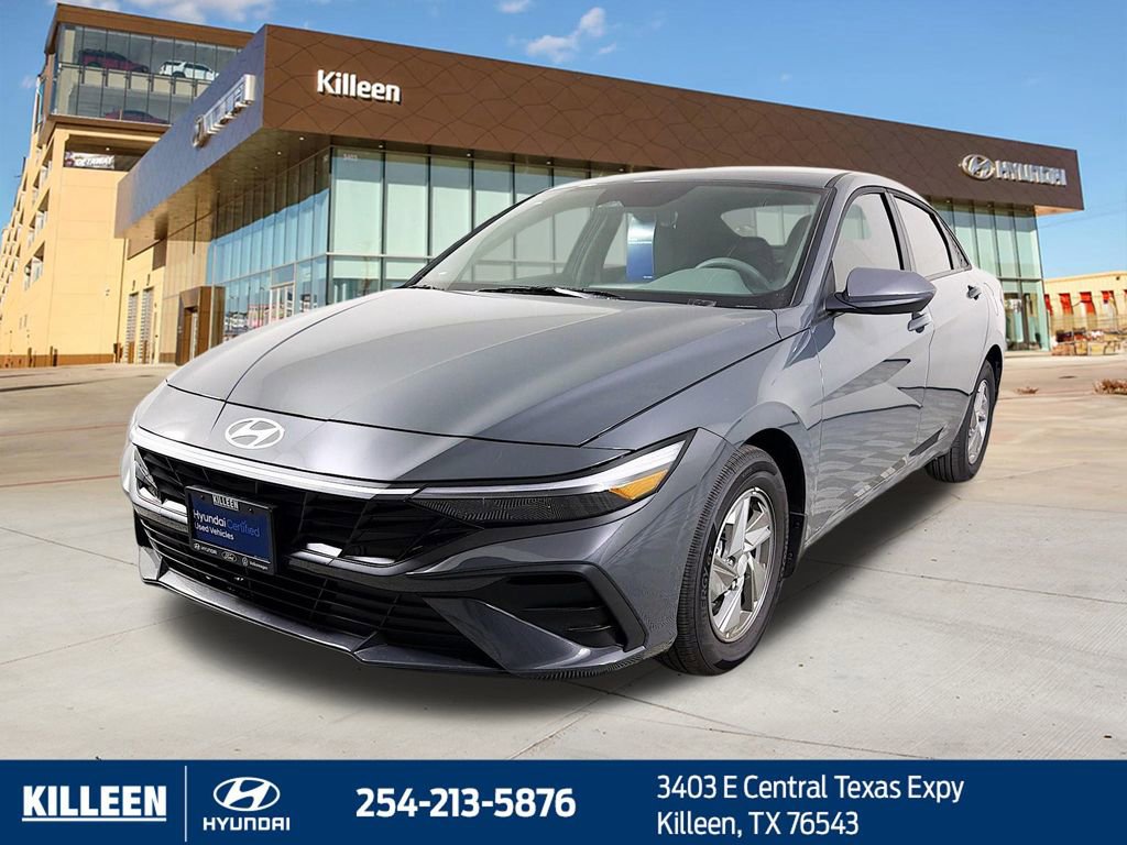 Used 2025 Hyundai Elantra SE FWD image 4
