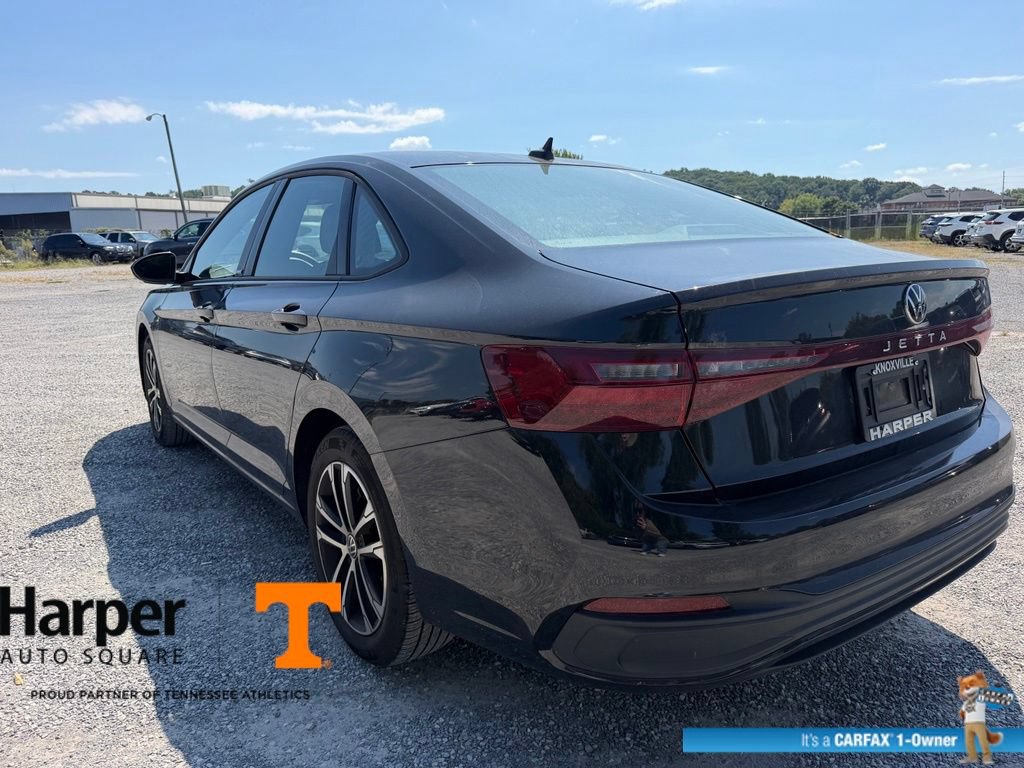 Used 2025 Volkswagen Jetta Sport FWD image 3