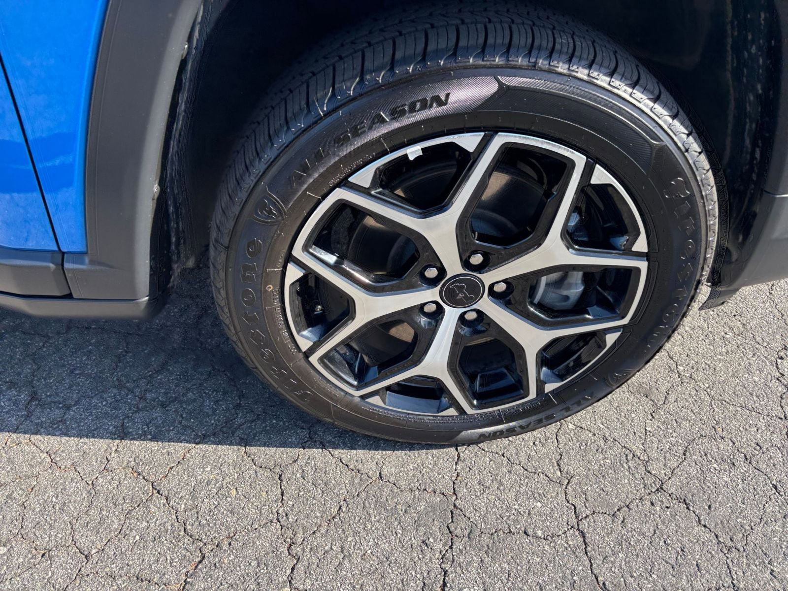 Used 2025 Jeep Compass Limited image 31