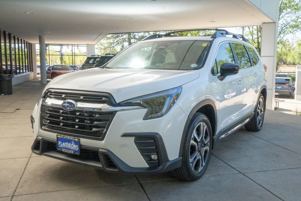 Used 2024 Subaru Ascent Limited w/ Technology Package AWD/4WD image 3