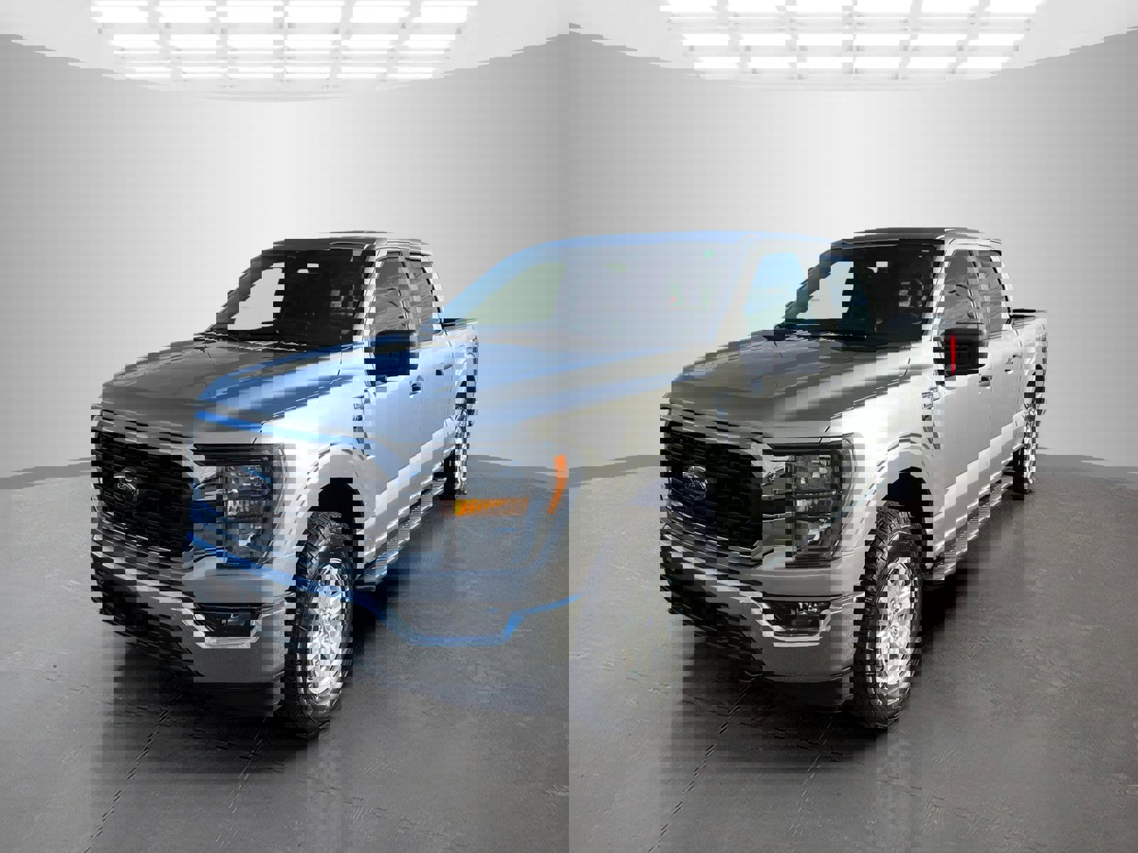 Used 2023 Ford F150 XLT w/ Trailer Tow Package image 8