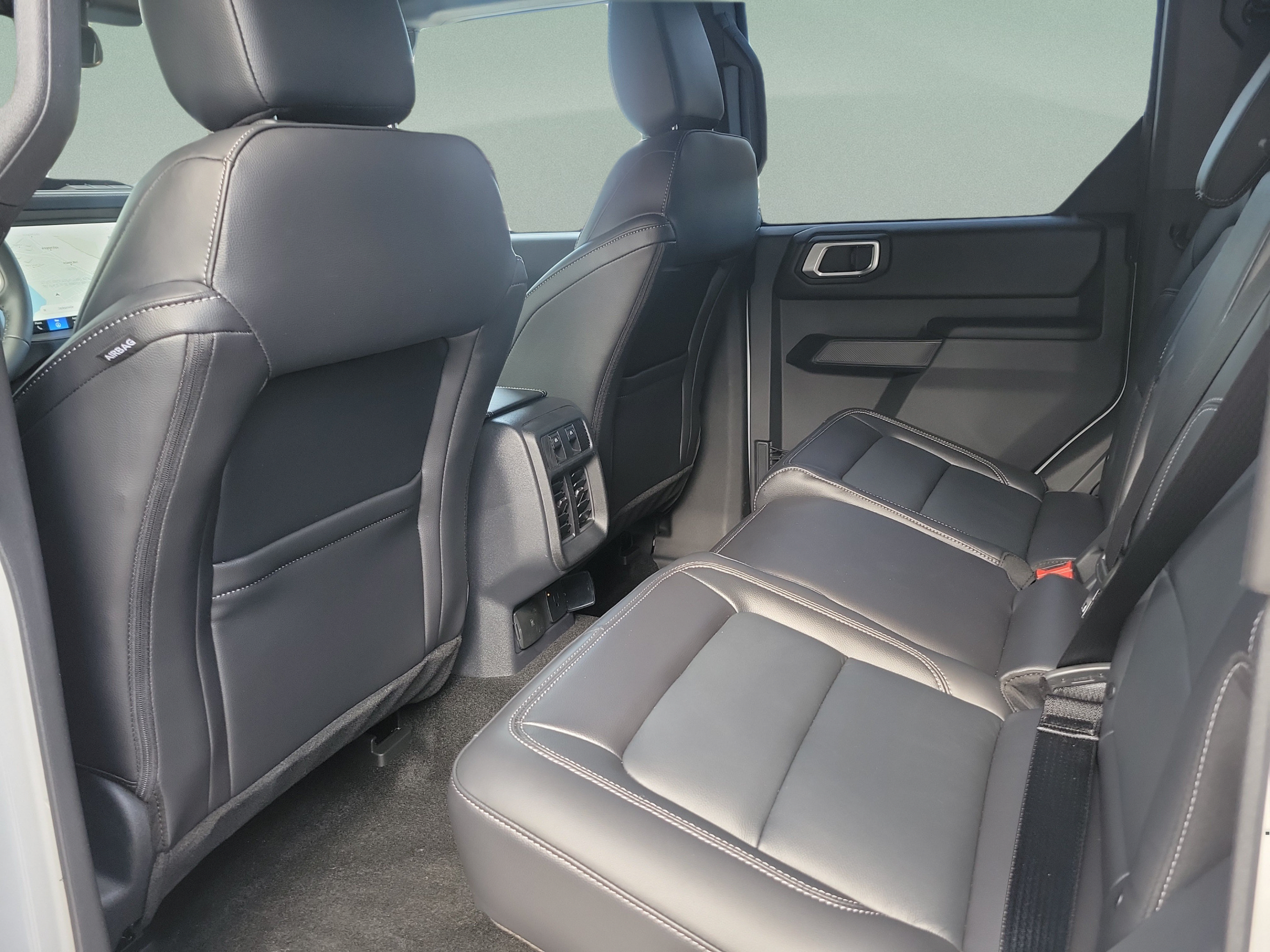 New 2026 Ford Bronco Outer Banks AWD/4WD image 23