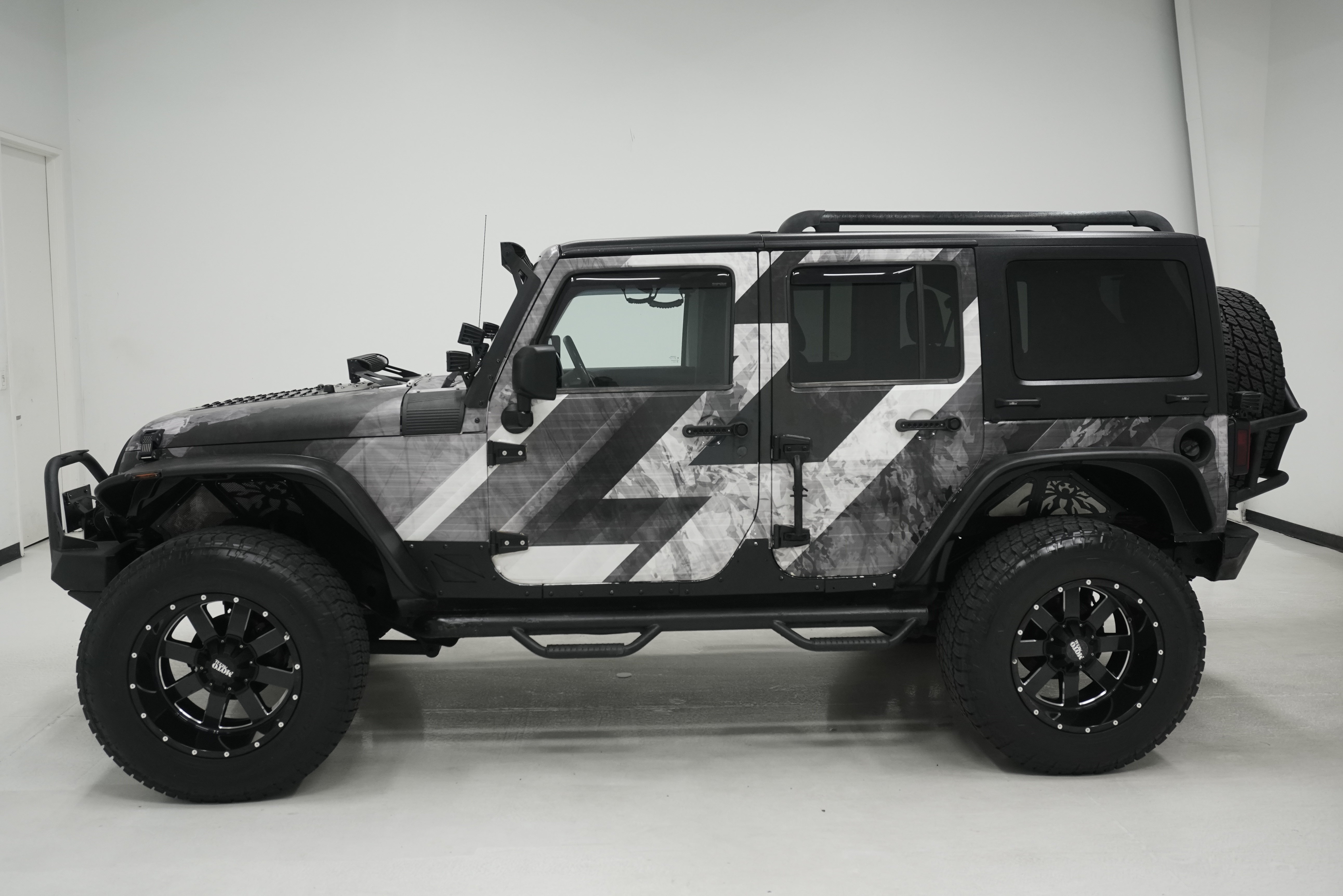 Used 2012 Jeep Wrangler Unlimited Sport AWD/4WD image 7