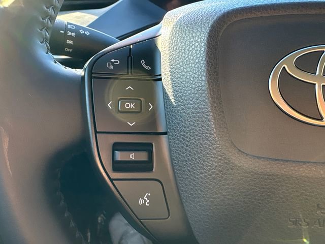 Used 2025 Toyota Prius LE image 31