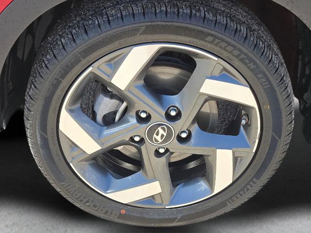 Used 2024 Hyundai Venue SEL FWD image 8