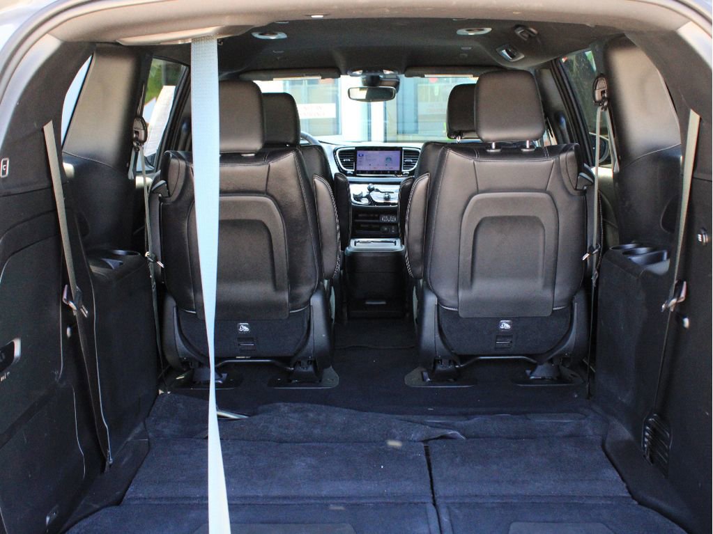 Used 2022 Chrysler Pacifica Touring-L w/ S Appearance Package FWD image 35