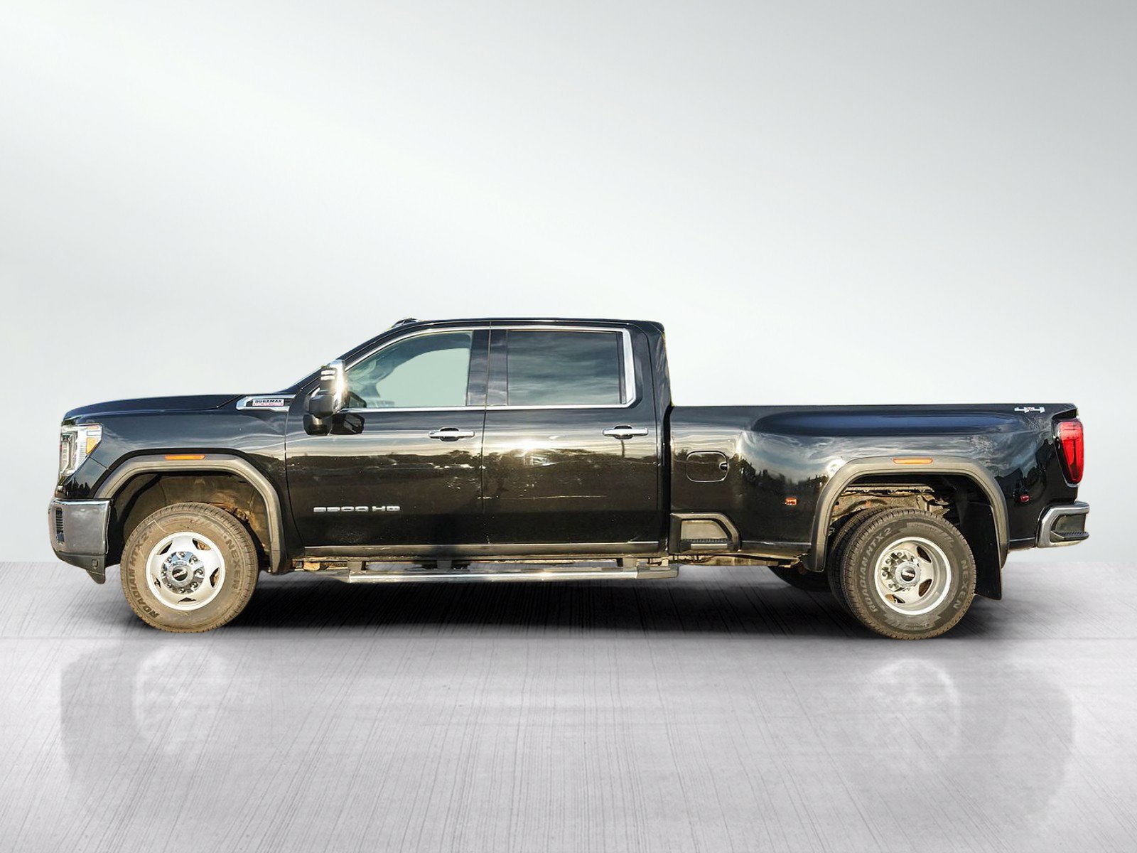Used 2021 GMC Sierra 3500 SLT w/ SLT Convenience Package AWD/4WD image 2