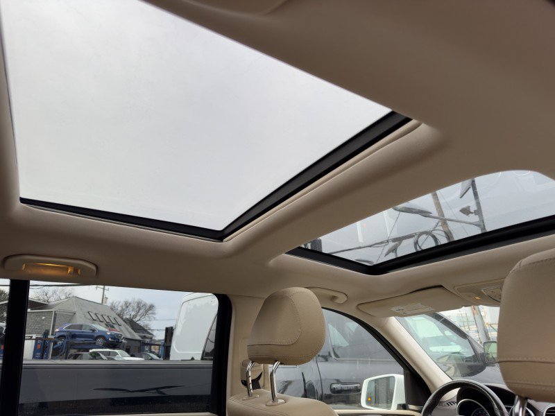 Used 2017 Mercedes-Benz GLS 450 4MATIC image 36