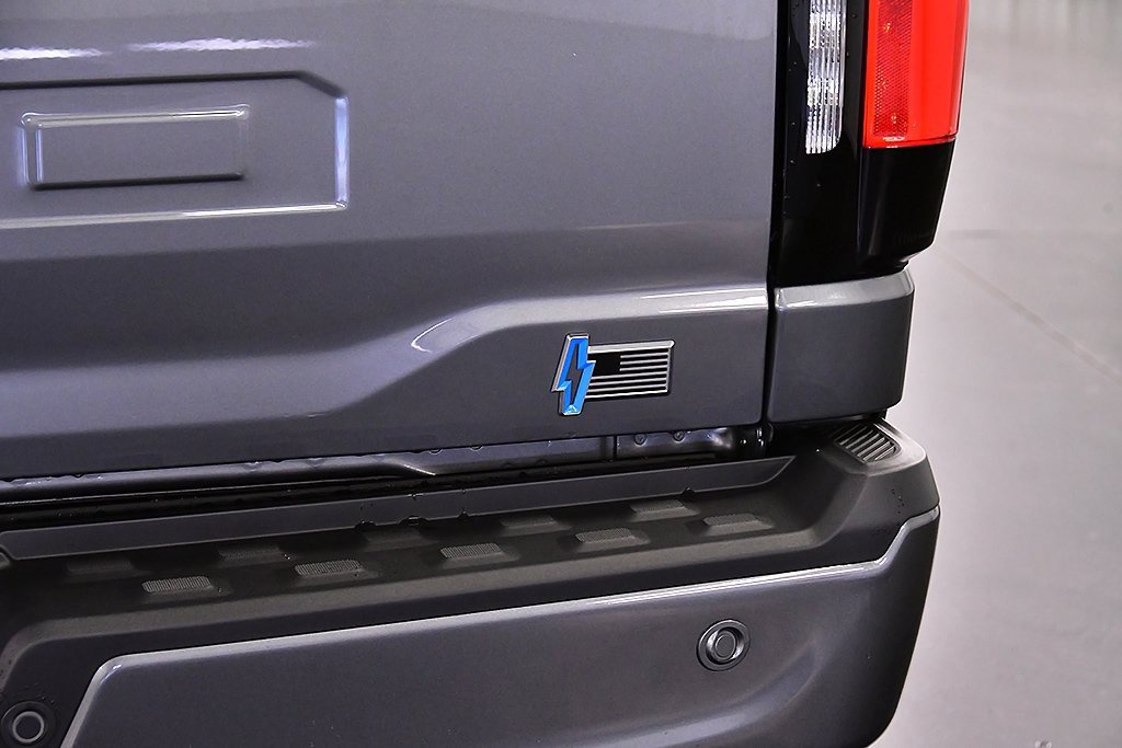 Used 2023 Ford F150 Lightning XLT image 12