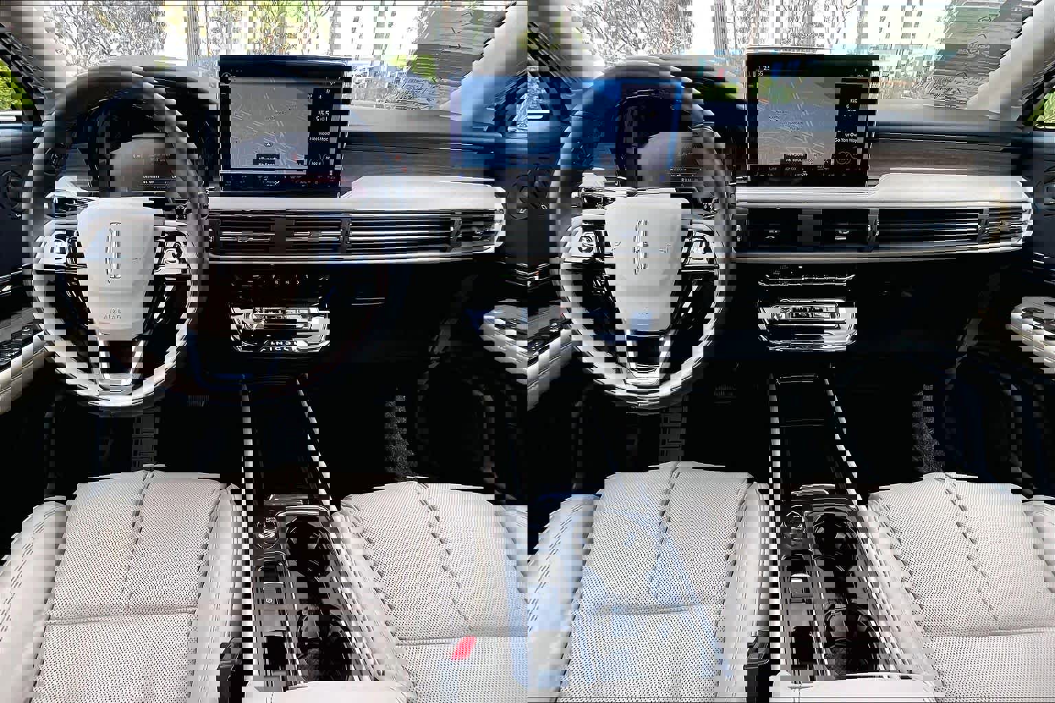 Used 2025 Lincoln Corsair Grand Touring w/ Equipment Group 302A image 14