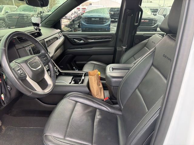 Used 2022 GMC Yukon Denali w/ Advanced Technology Package AWD/4WD image 7