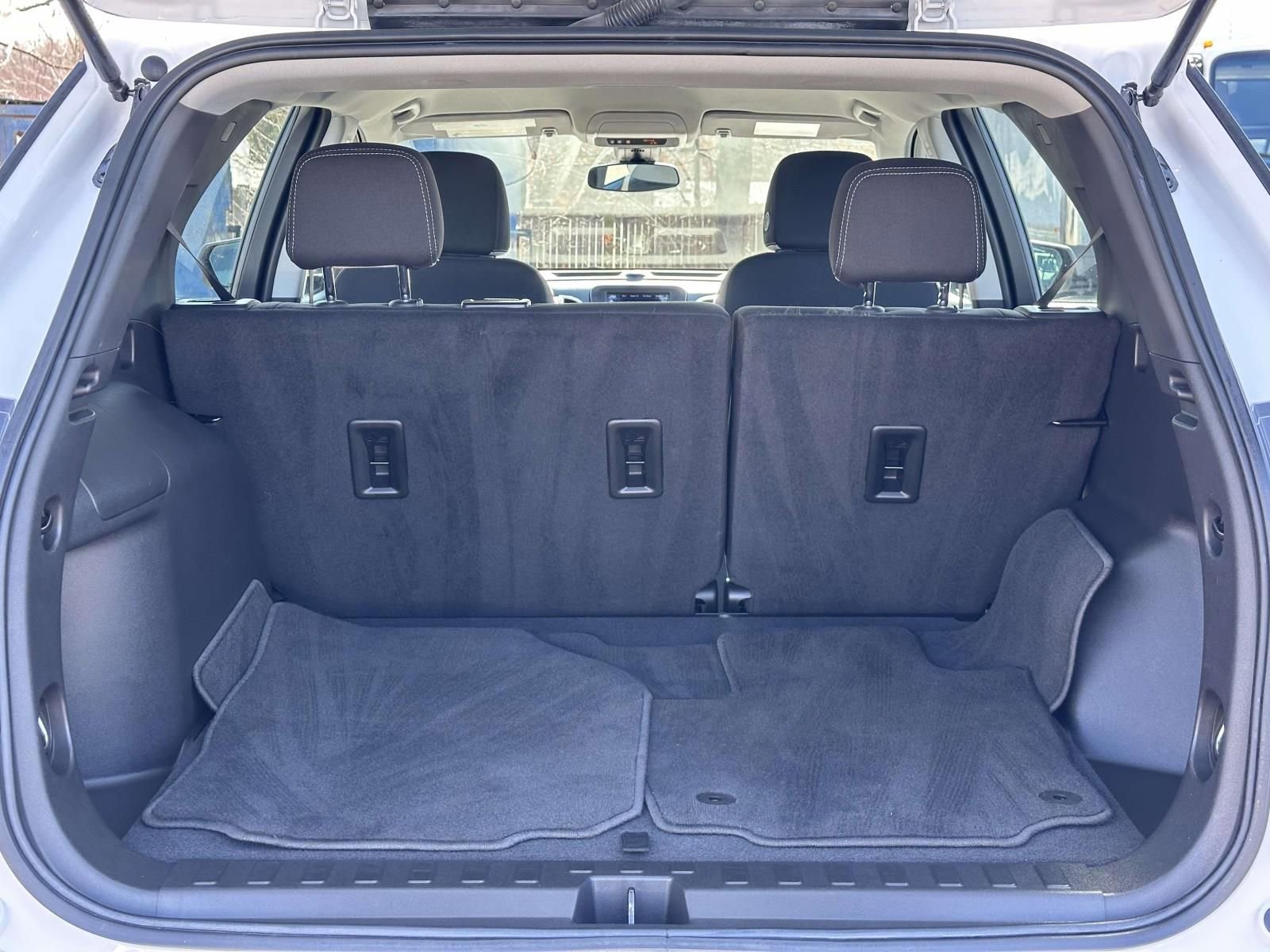 Certified 2024 Chevrolet Equinox LS w/ Driver Confidence II Package FWD image 24