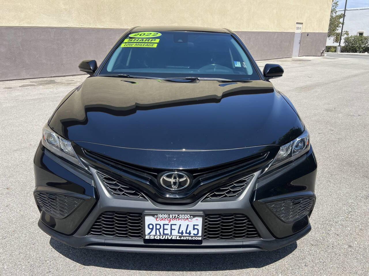 Used 2022 Toyota Camry SE image 8