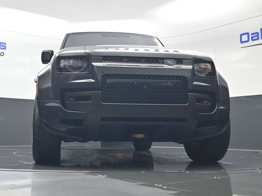 Used 2025 Land Rover Defender 110 AWD/4WD image 40