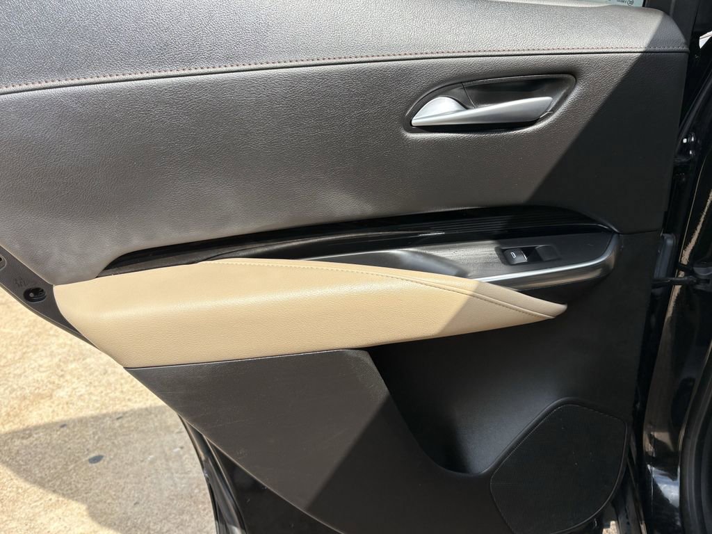 Used 2024 Cadillac XT4 Luxury w/ Cold Weather Package image 20