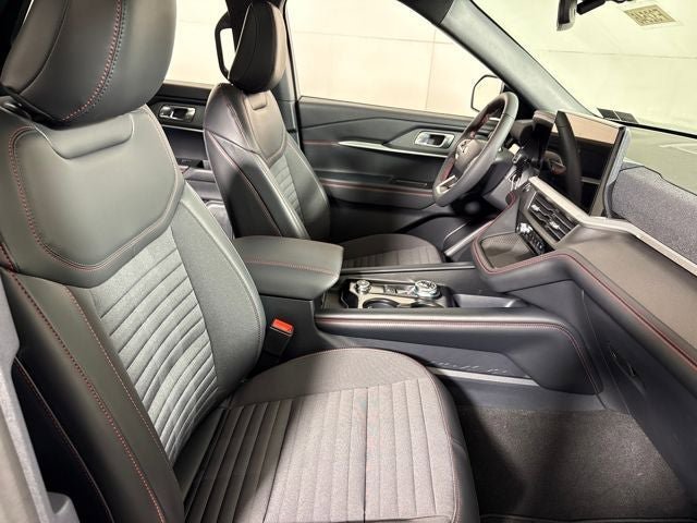 New 2026 Ford Explorer ST-Line w/ ST-Line Street Pack AWD/4WD image 17