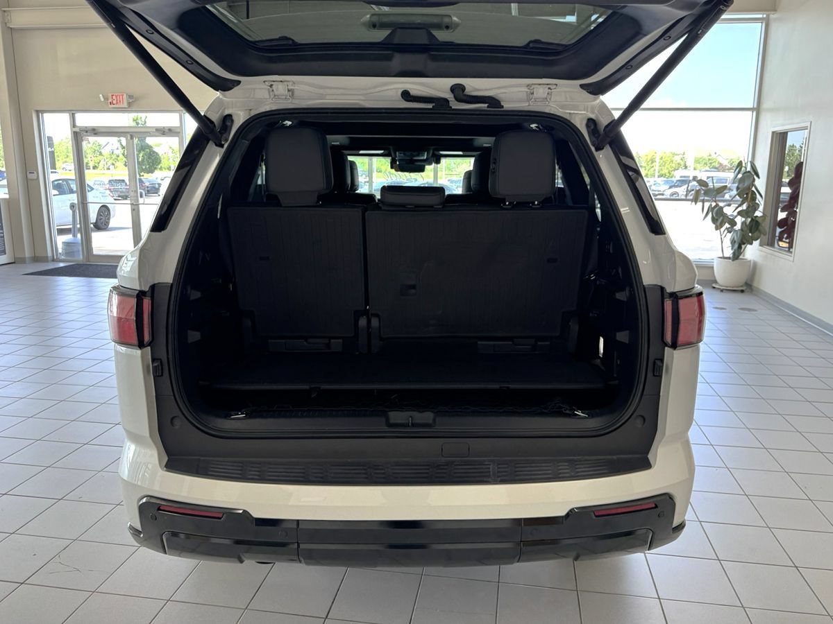 Used 2024 Toyota Sequoia Platinum AWD/4WD image 65