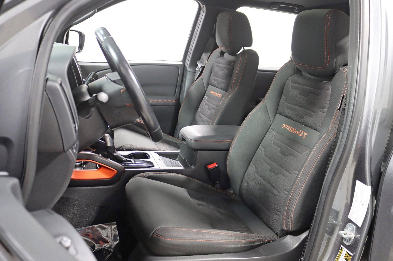 Used 2022 Nissan Frontier PRO-4X AWD/4WD image 25