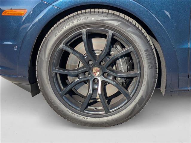 New 2025 Porsche Cayenne GTS image 27