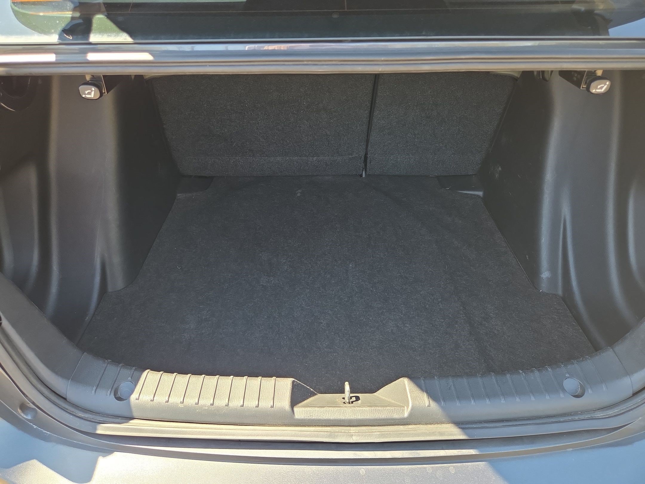 Used 2020 Toyota Yaris LE FWD image 30
